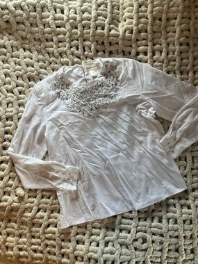 Crown Vintage White Embroidered Neck Blouse